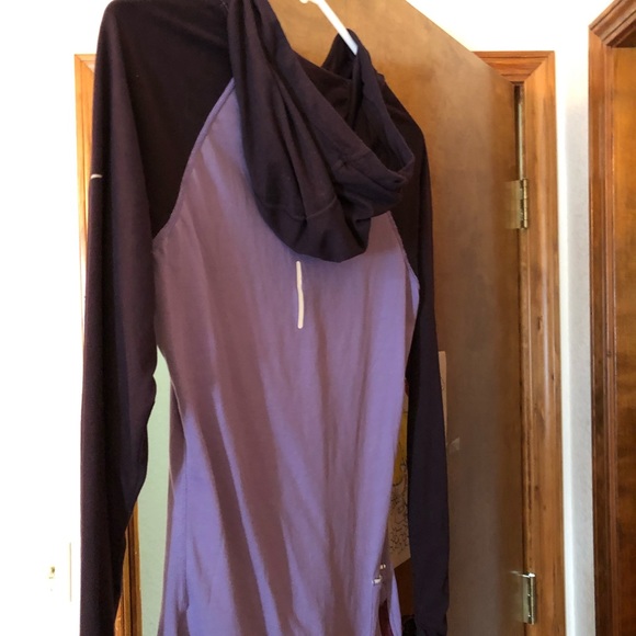 Nike lightweight raglan style hoodie. - Picture 2 of 3